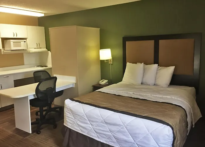Extended America Select - Chicago - - West Naperville