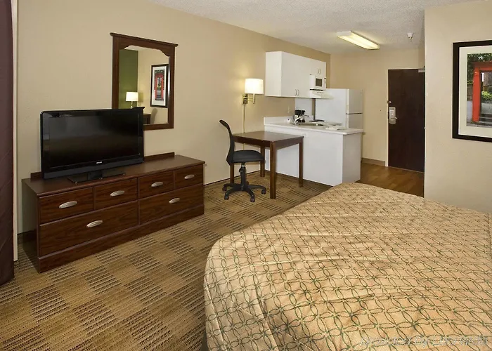Extended America Select - Chicago - - West 2* Naperville